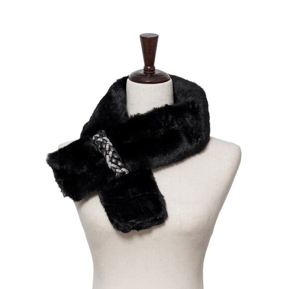 Women's Black Faux Fur Pull Through Neck Warmer Scarf One Size NWT - Picture 4 of 4